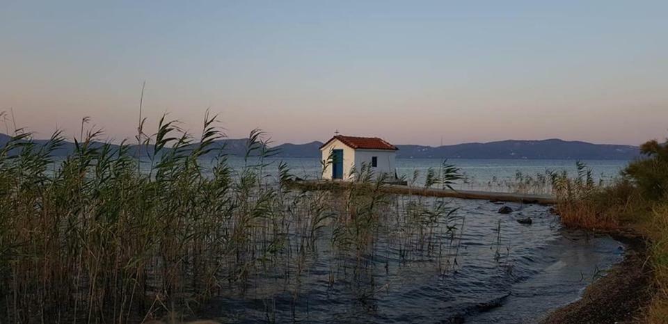 Villa Aggemari Apidias Lakos Екстер'єр фото